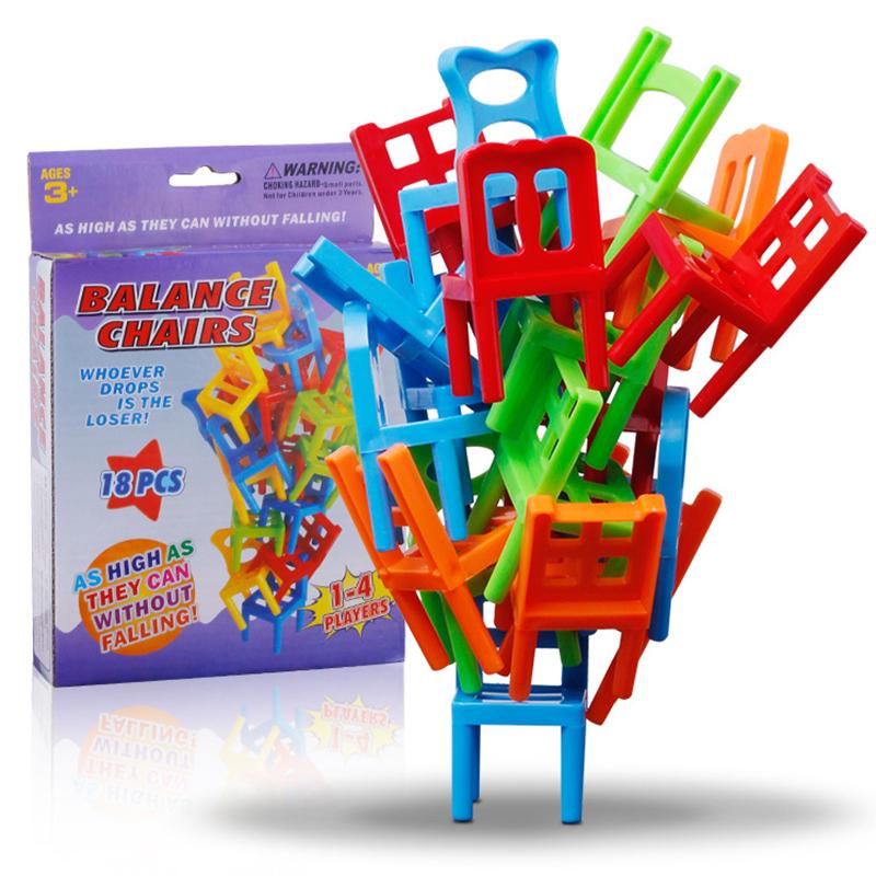 Juego de equilibrio de torre de sillas apilables