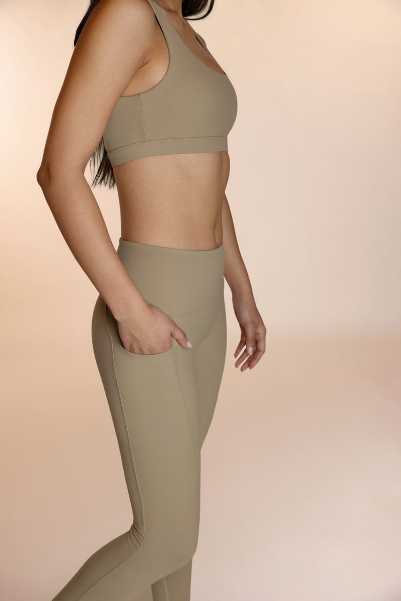 BETA TRAIL LEGGINGS | SANDSTONE